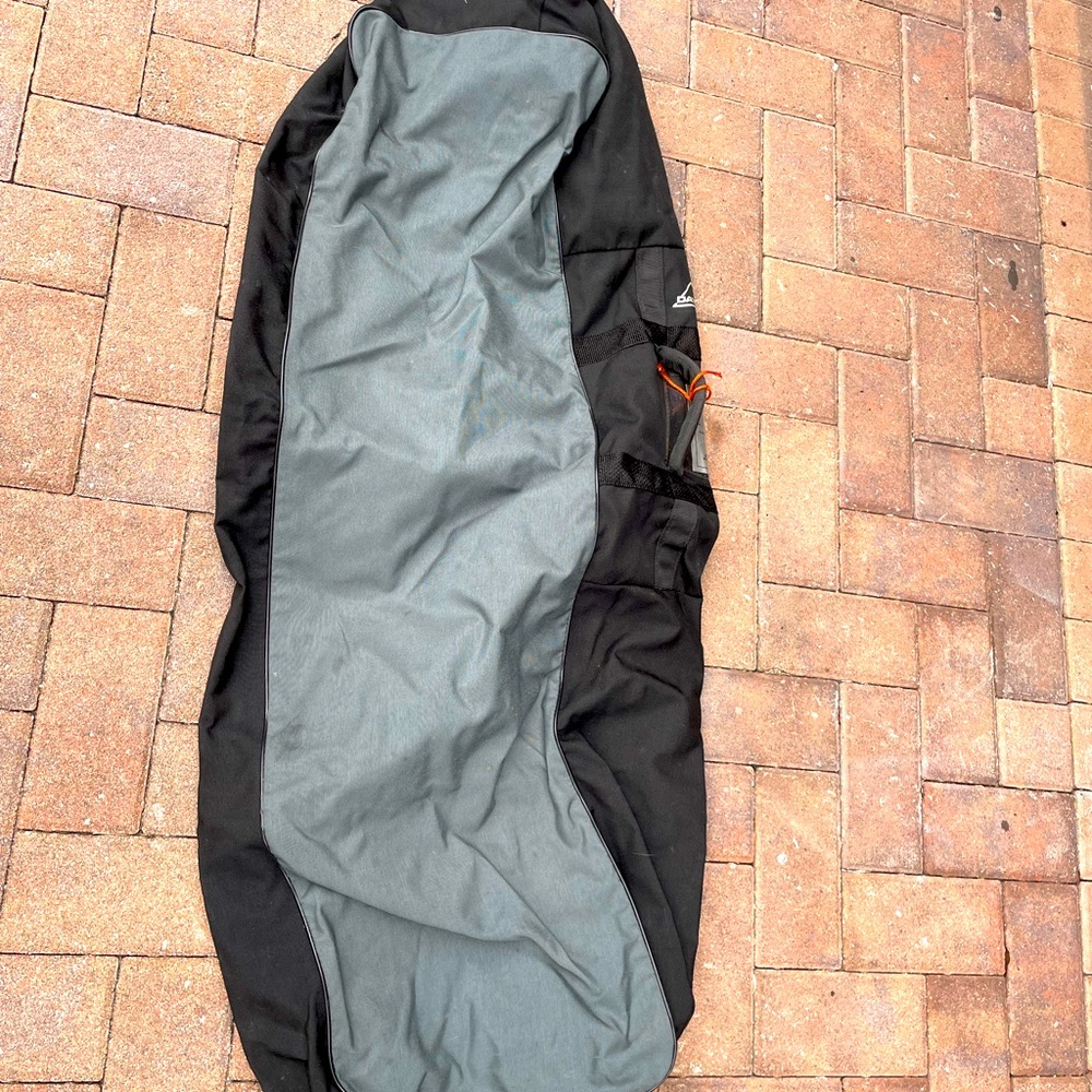 Datrek travel bag for snowboard